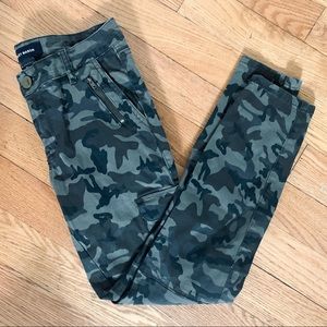 ASHLEY MASON camo cargo skinny jeans